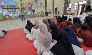 Bakti Sosial OSIS SMAN 5 Surabaya Berbagi Kebahagiaan di Bulan Ramadhan